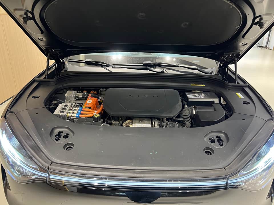 AITO Ask the world M9