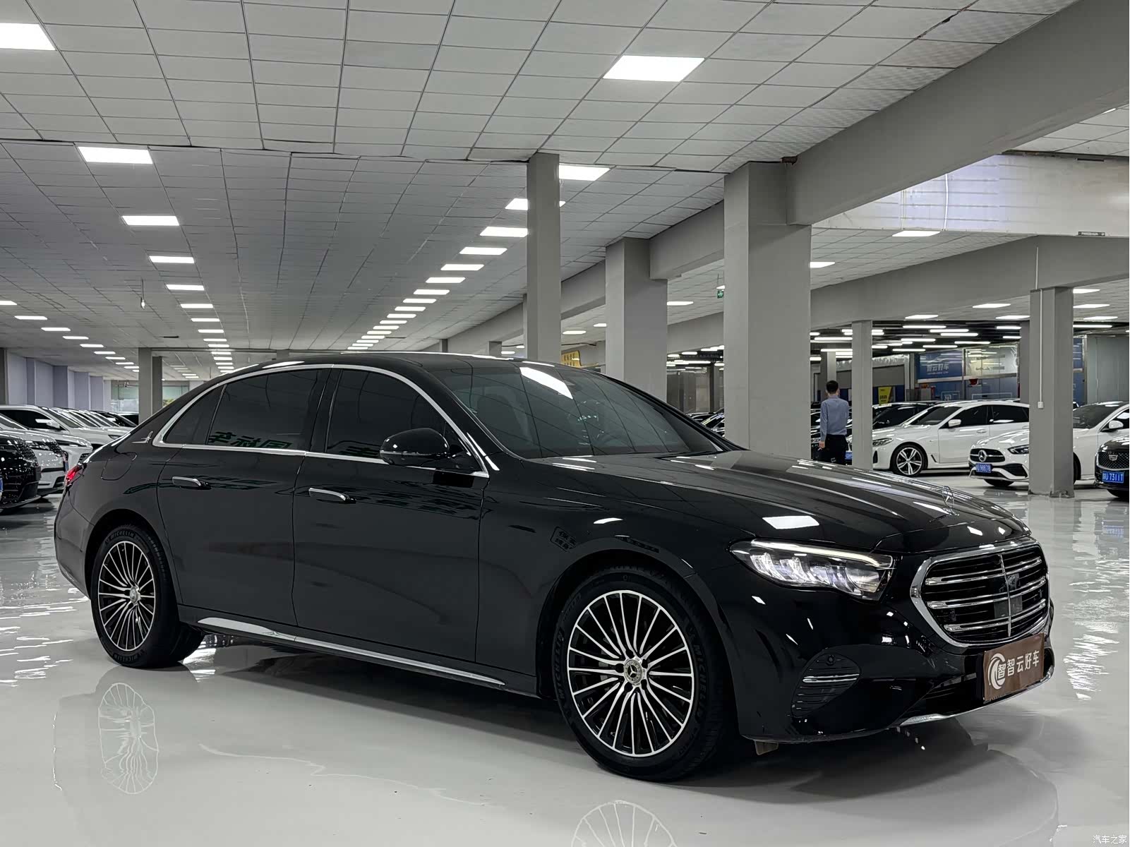 Mercedes-Benz E-Class, 2024 3
