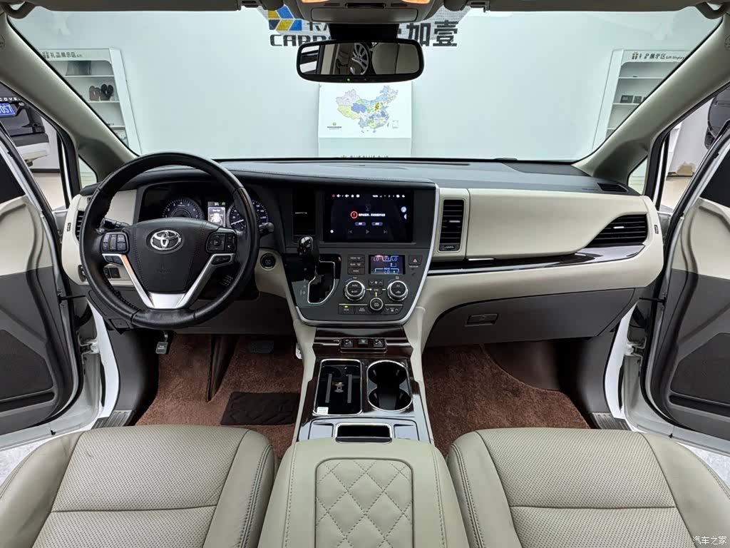 Toyota XLE, 2019 13