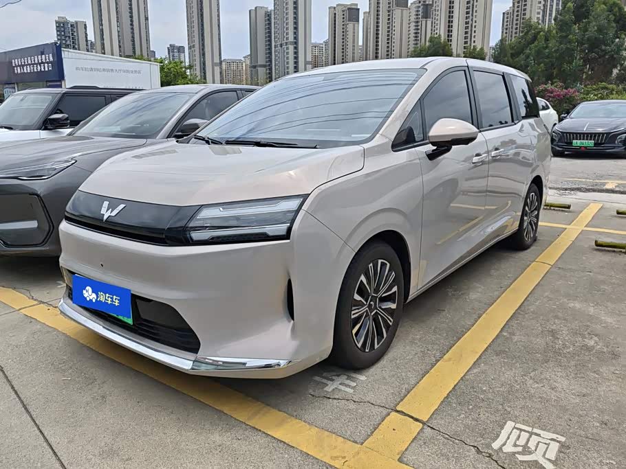 Wuling 730
