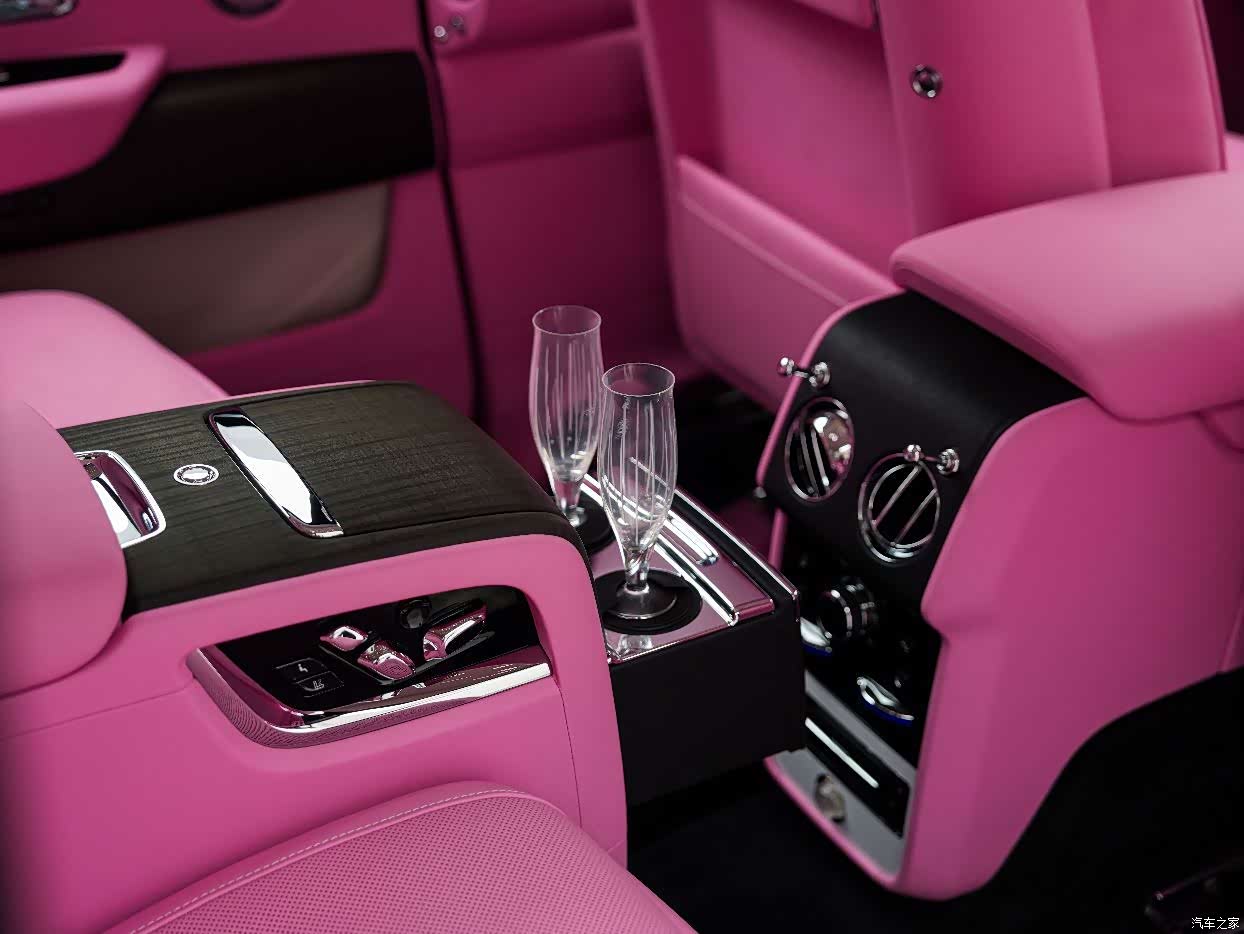 Rolls-Royce Cullinan, 2023 19