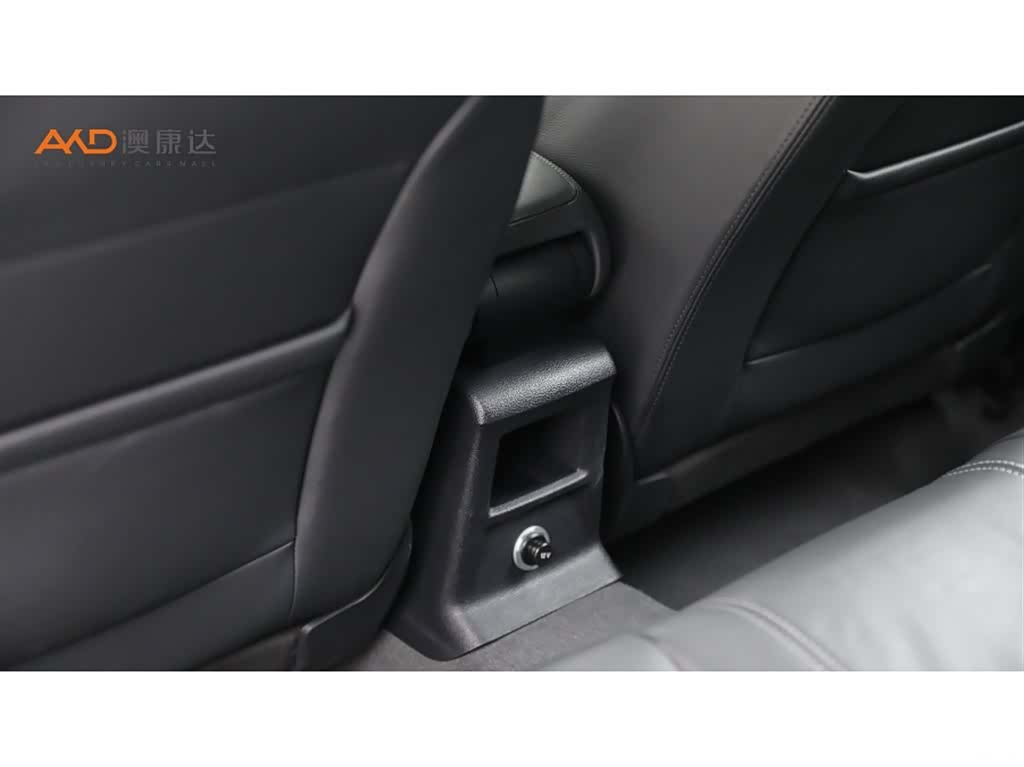 Audi Q2L, 2019 9