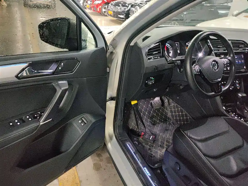 Volkswagen Tiguan L Volkswagen Tiguan L