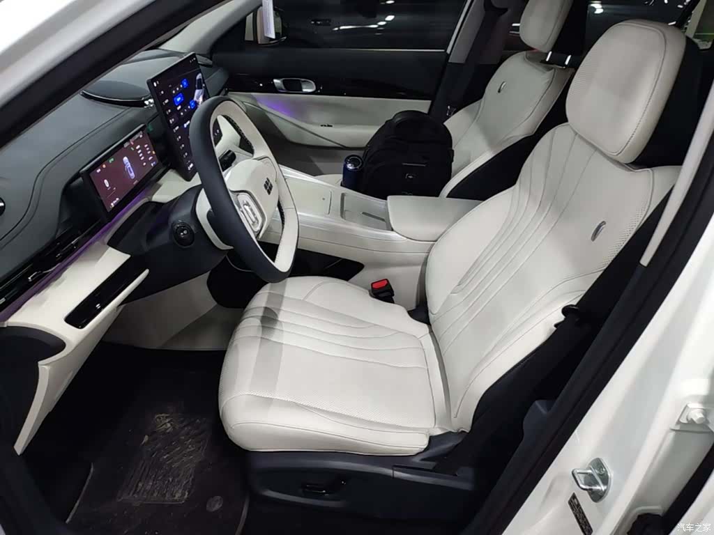 Geely Galaxy E5, 2025 15