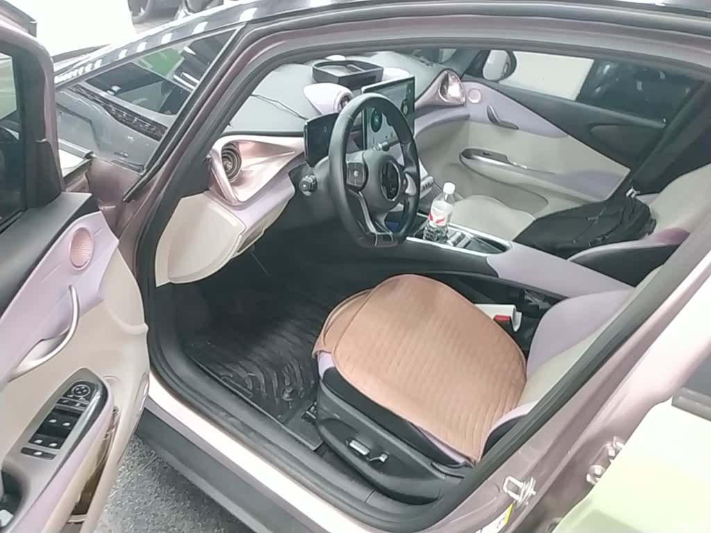 BYD Dolphin, 2022 15