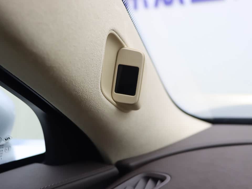 AITO Ask the world M9