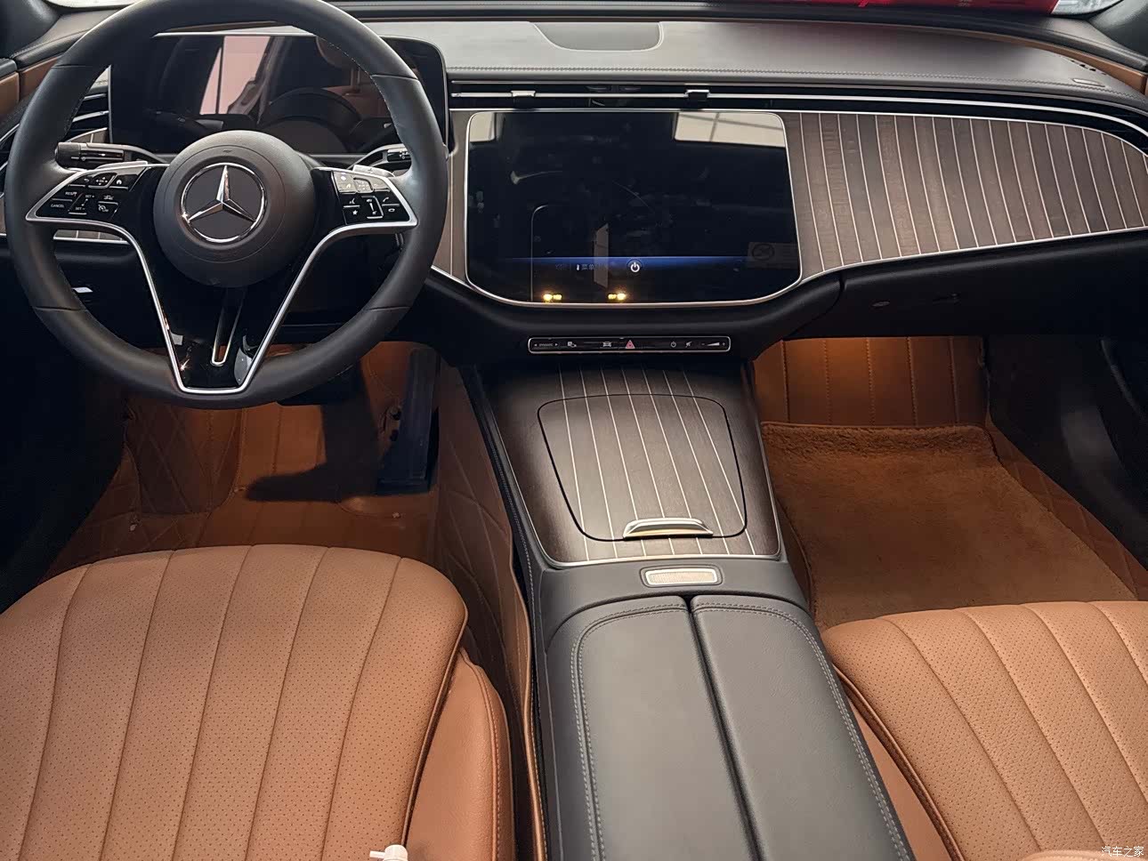 Mercedes-Benz E-Class, 2024 8