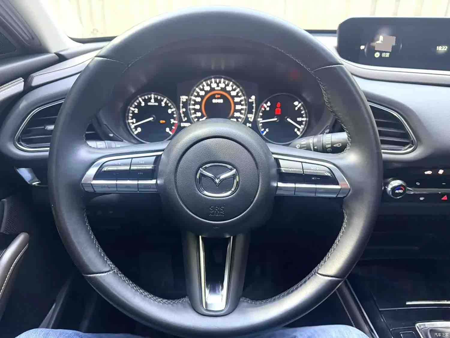 Mazda CX-30, 2022 все фото