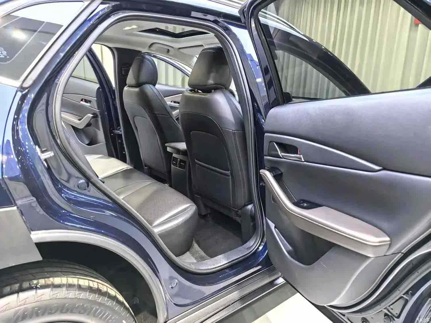 Mazda CX-30, 2022 8
