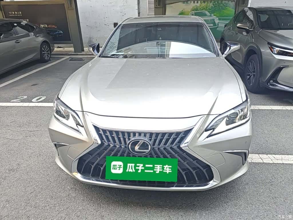 Lexus ES, 2023 3