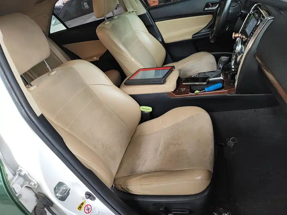 Toyota Reiz