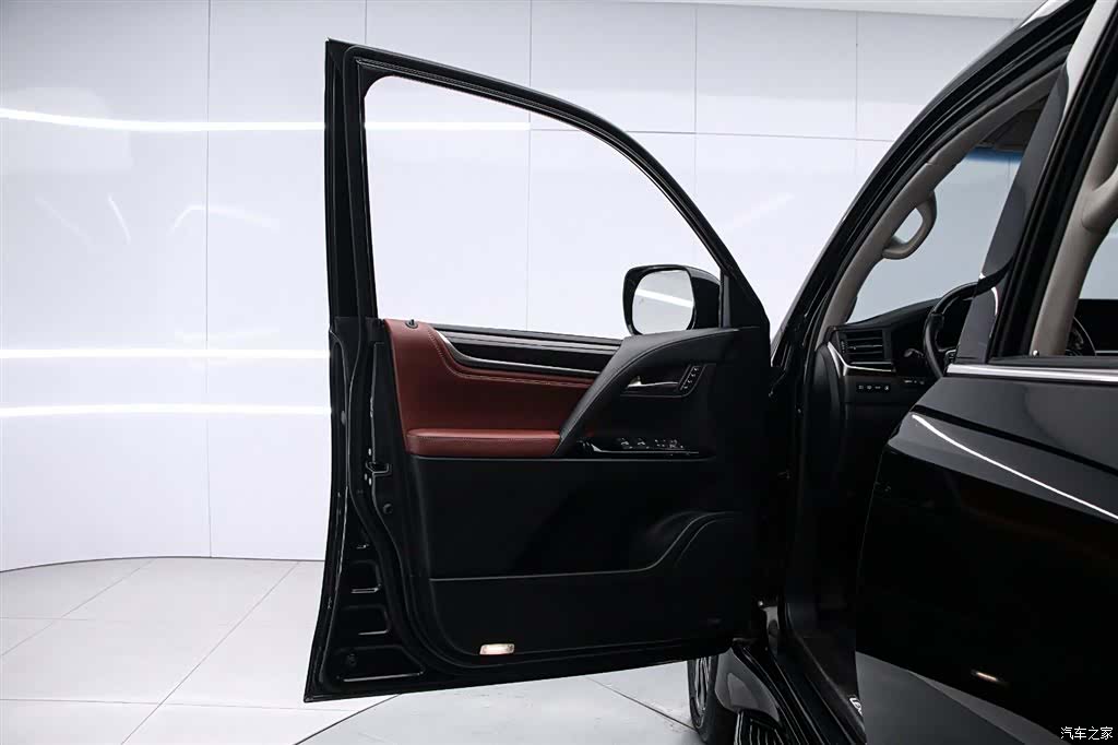 Lexus LX, 2019 11