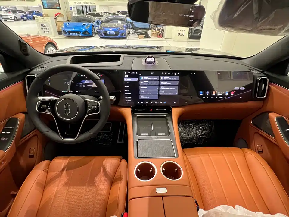 AITO Ask the world M8