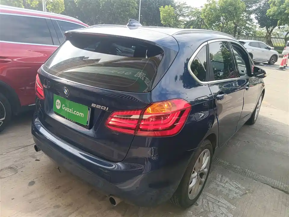 BMW 2 series station wagon