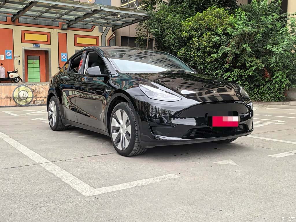 Tesla Model Y, 2023 3