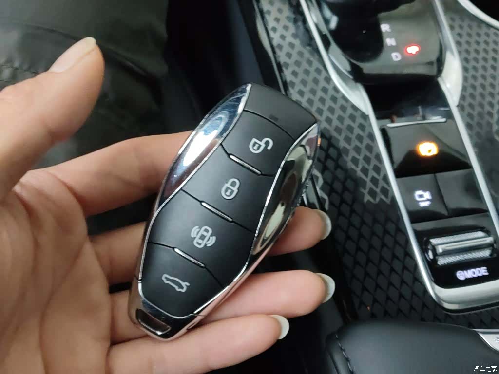Hongqi HS3, 2025 17