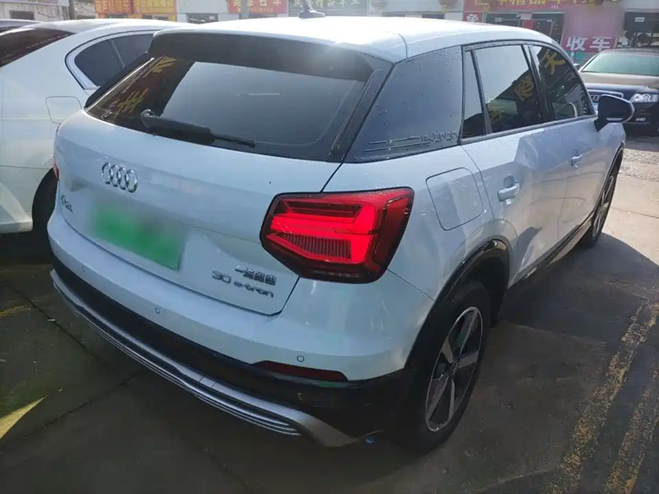 Audi Q2L Audi Q2L