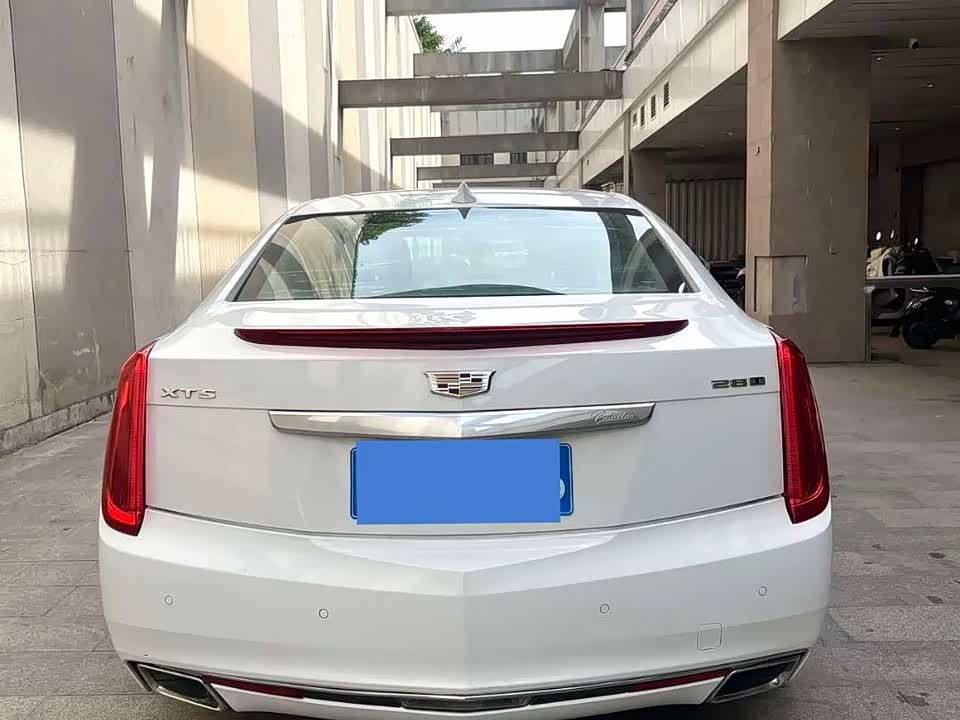Cadillac XTS