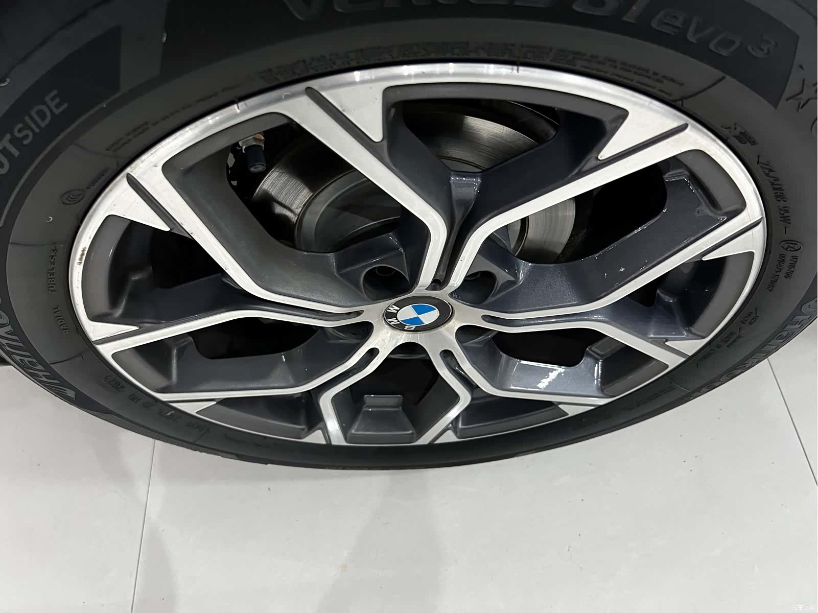 BMW X1, 2020 все фото