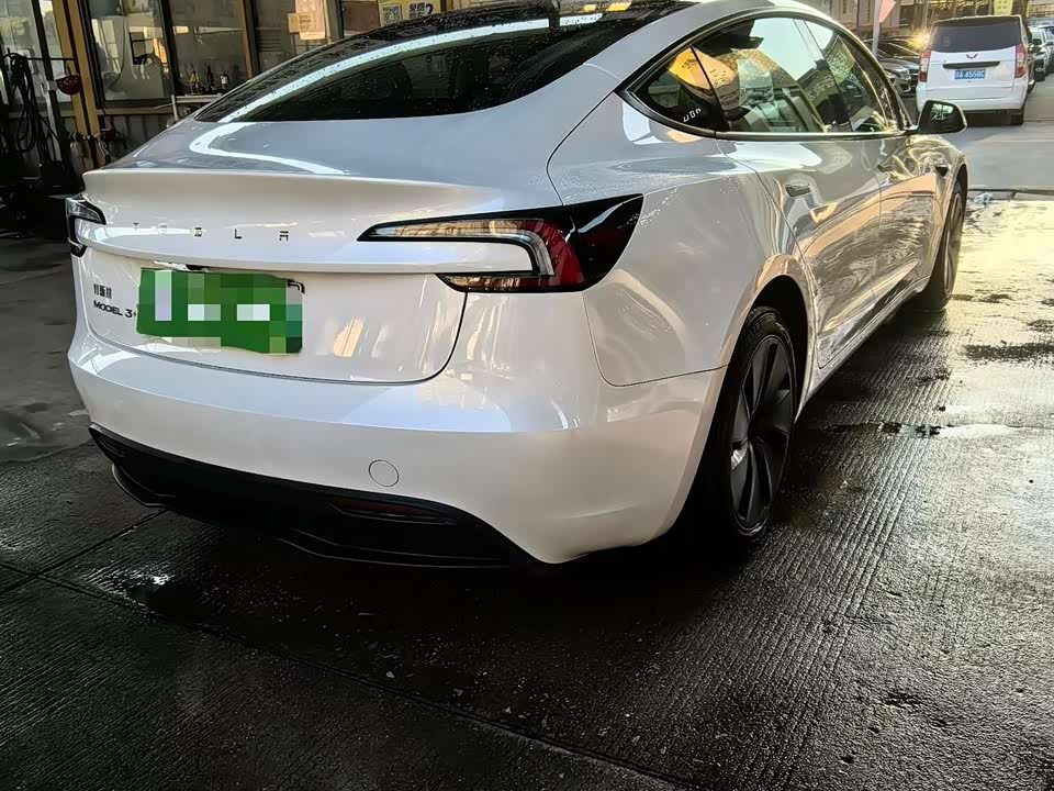 Tesla Model 3 Tesla Model 3