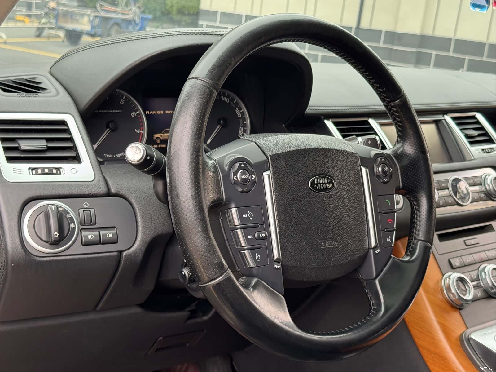 Land Rover Range Rover, 2011 11