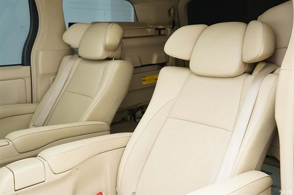 Toyota Alphard, 2012 11