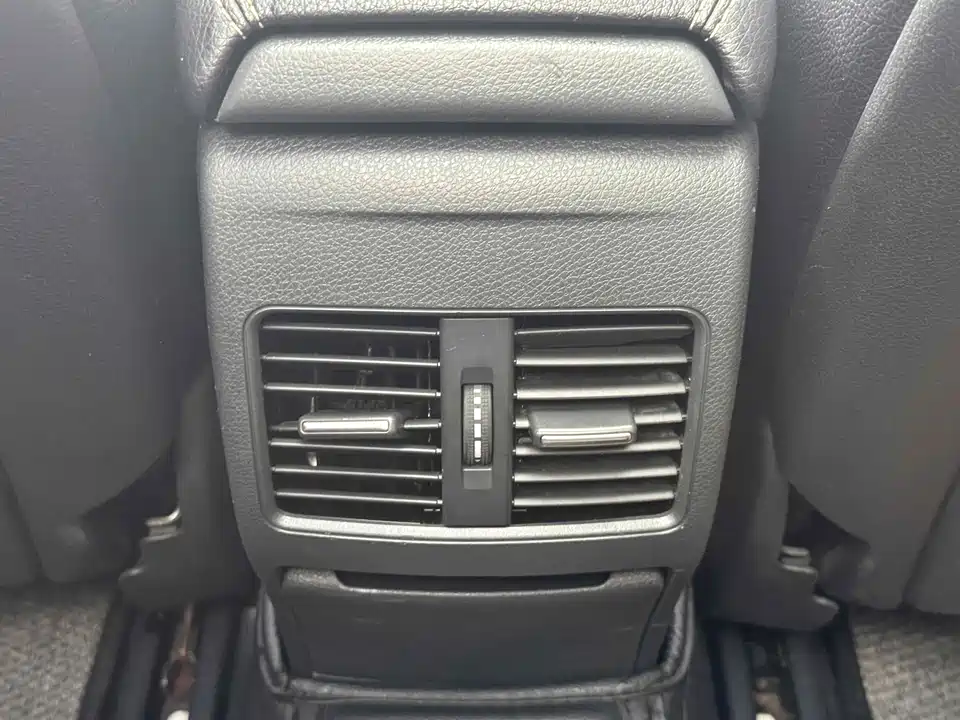 Mercedes-Benz GLA Mercedes-Benz GLA