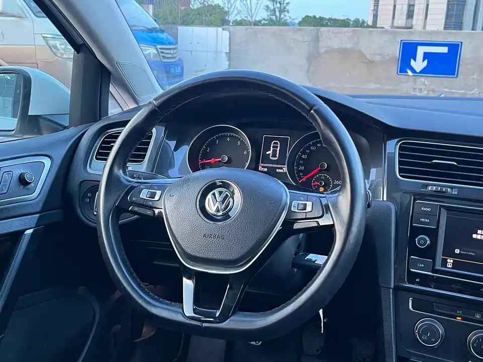 Volkswagen golf