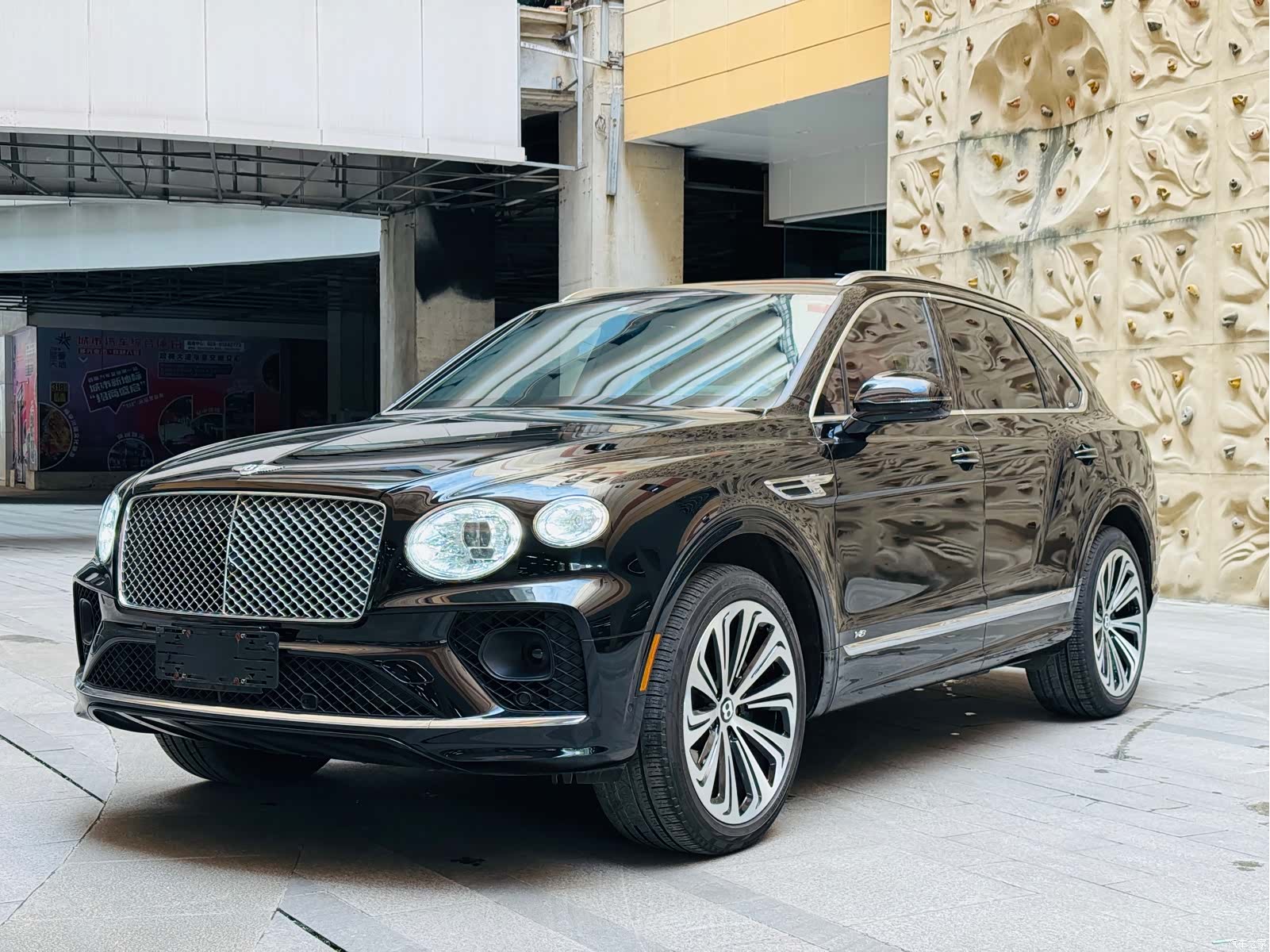 Bentley Bentayga, 2022 1