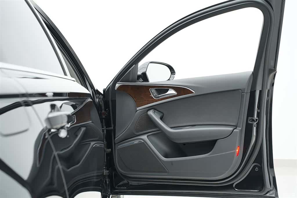 Audi A6L, 2012 28