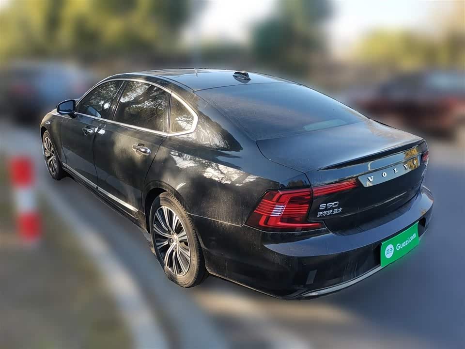 Volvo S90