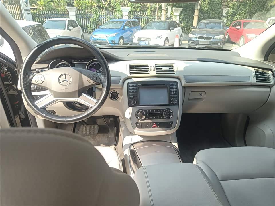 Mercedes-Benz R-class