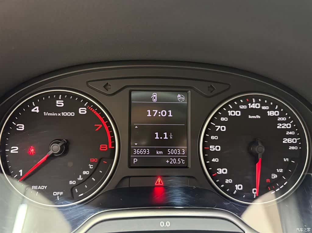 Audi Q2L, 2023 10
