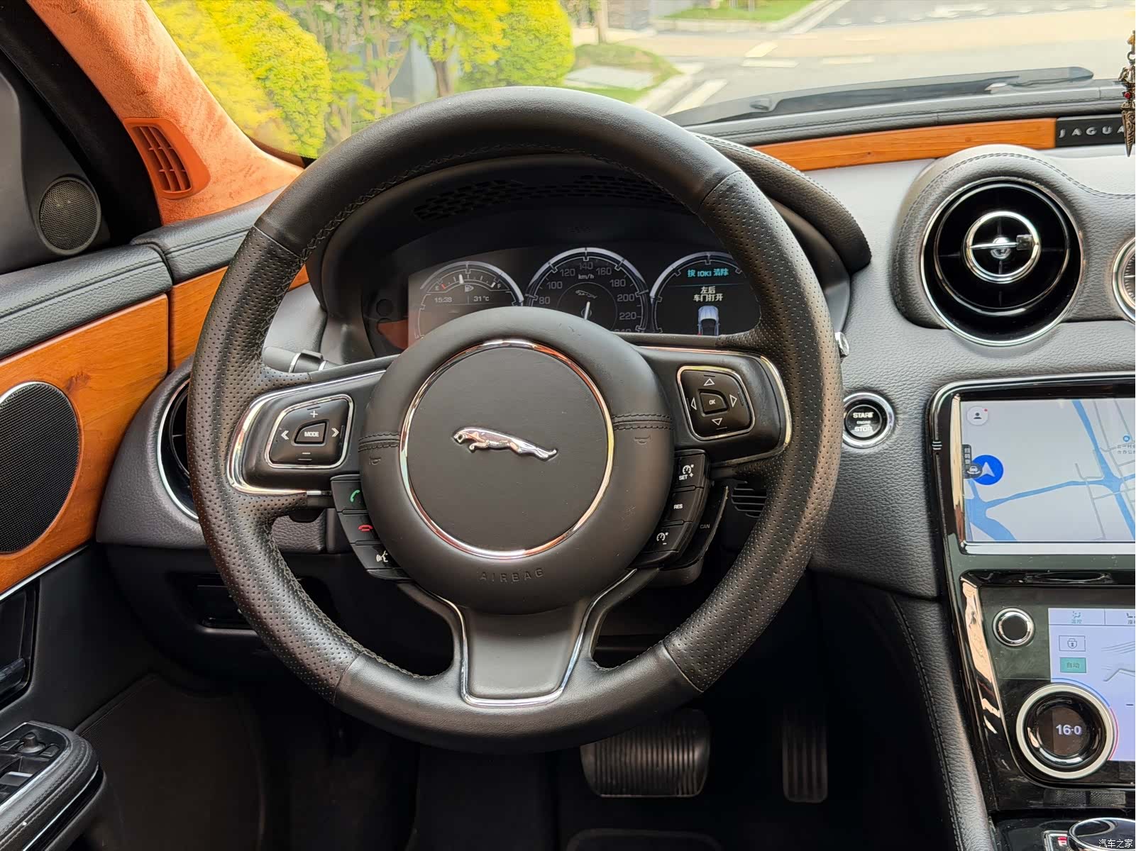 Jaguar XJ, 2013 25