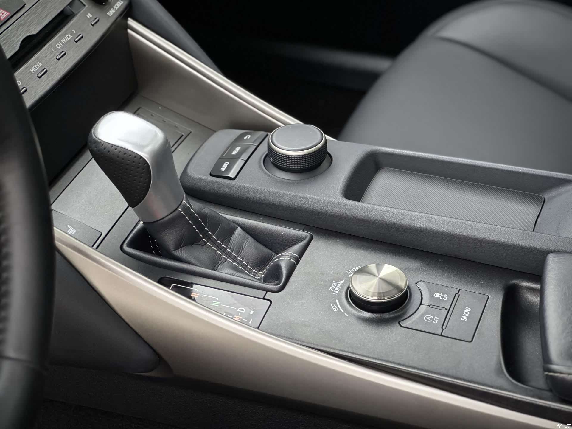 Lexus IS, 2020 15