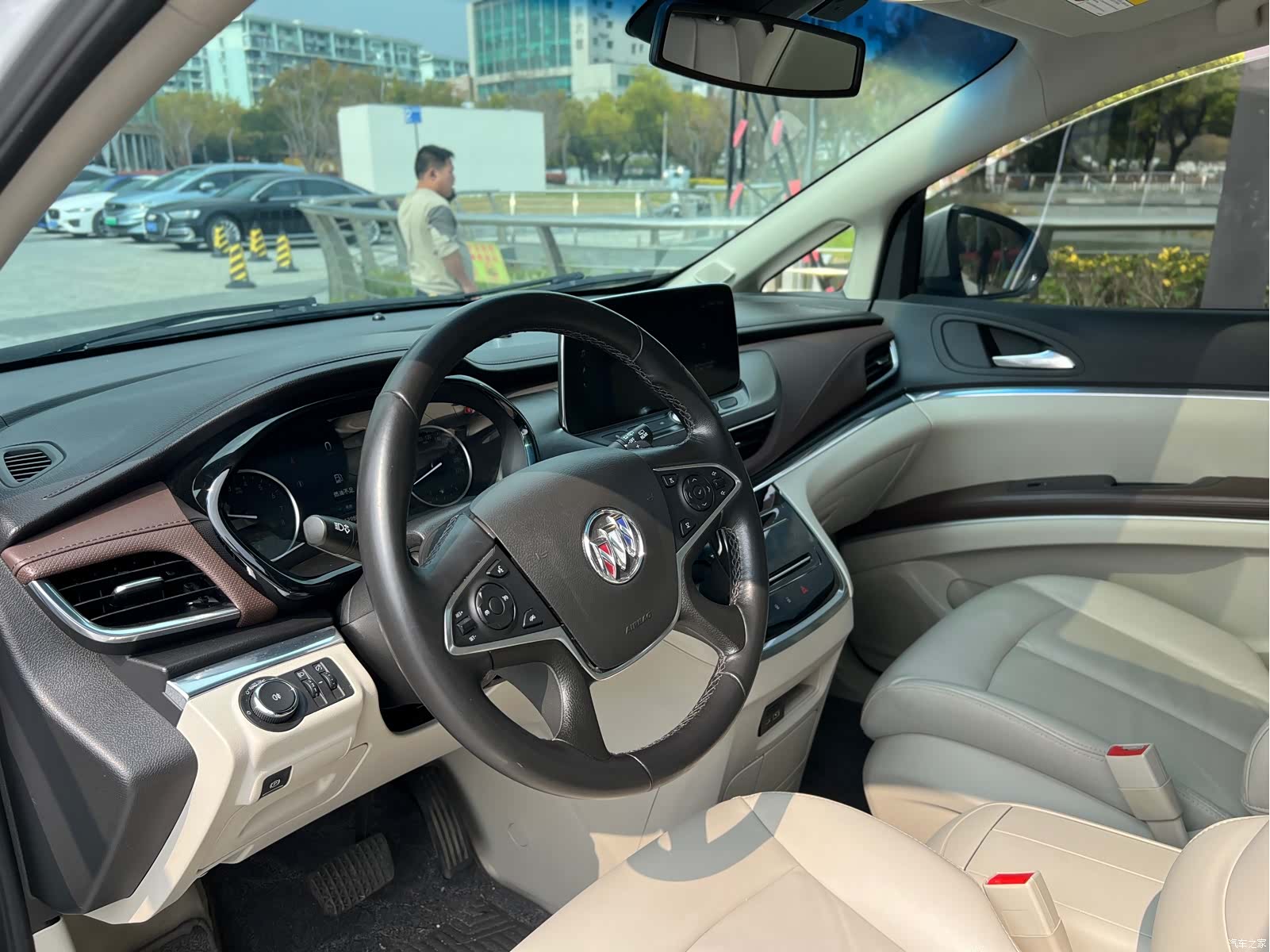 Buick GL8, 2020 9