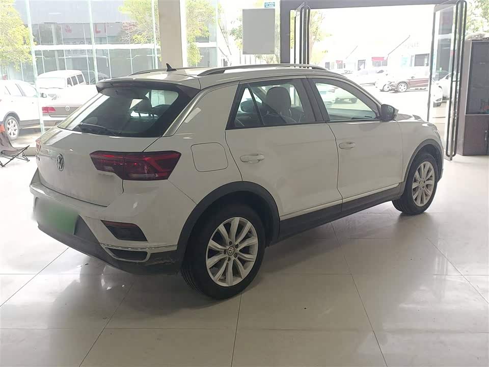 Volkswagen T-ROC exploring Songs