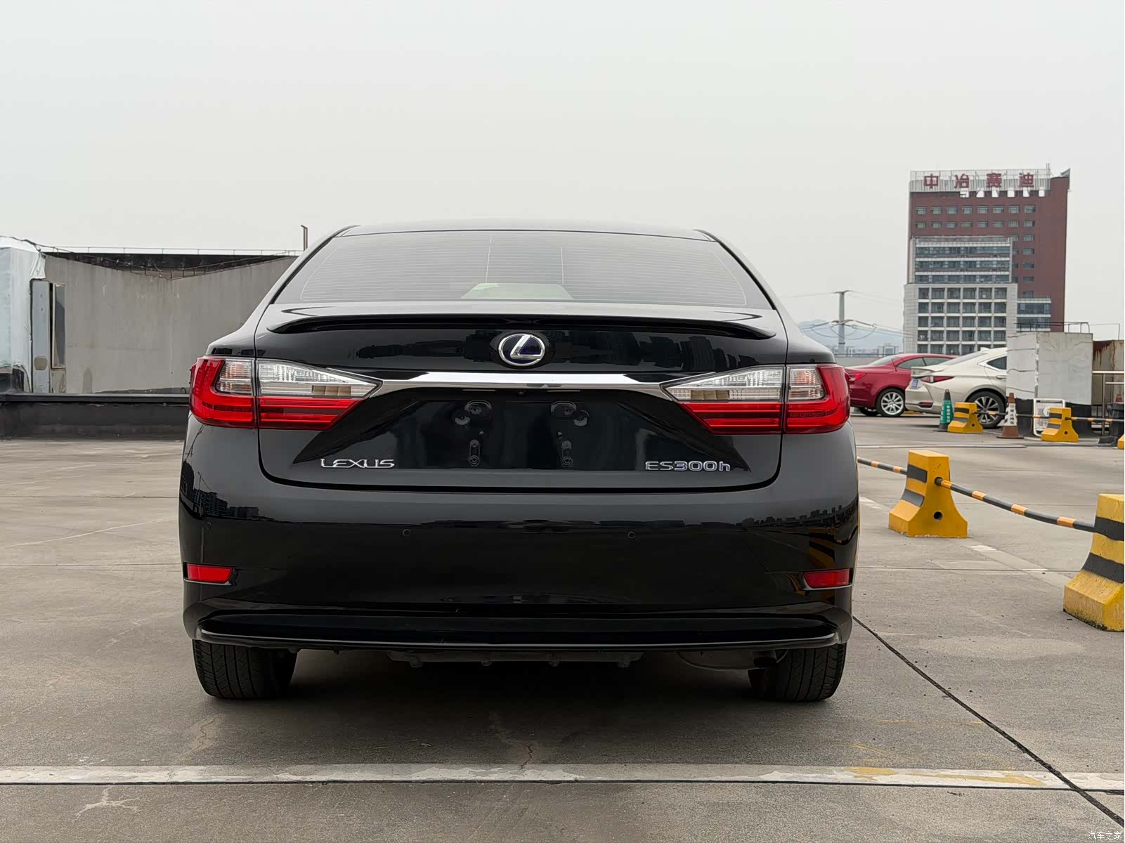 Lexus ES, 2016 все фото