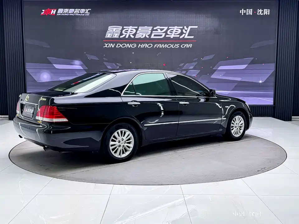 Toyota crown