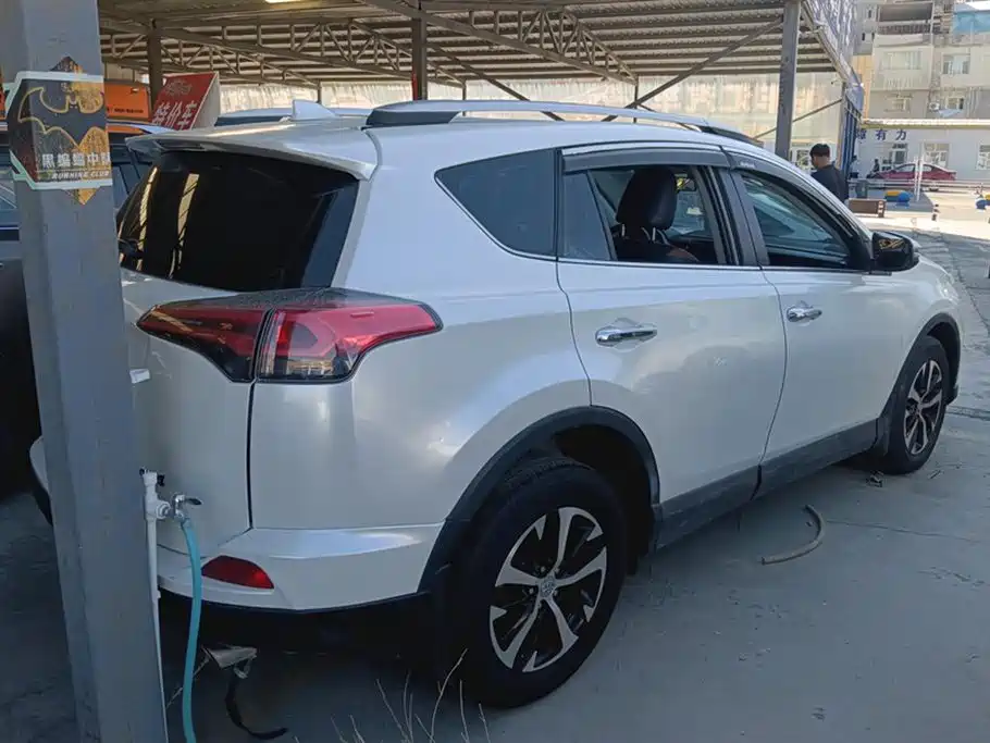 Toyota RAV4 Rongfang