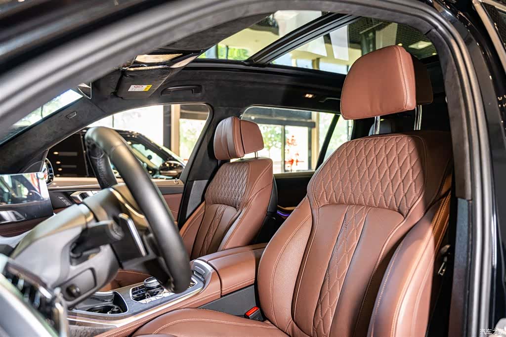 BMW X7, 2024 8