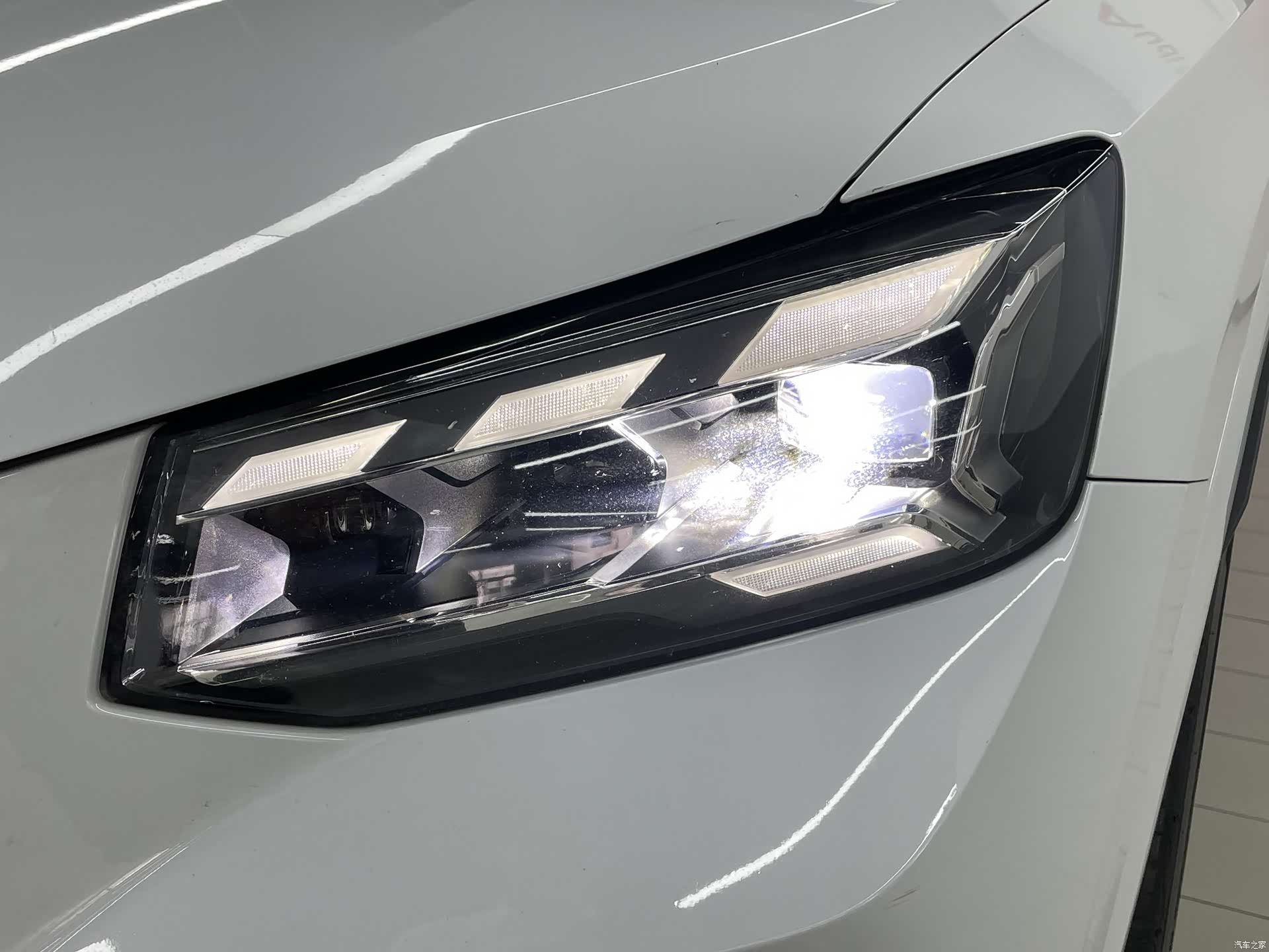 Audi Q2L, 2024 14