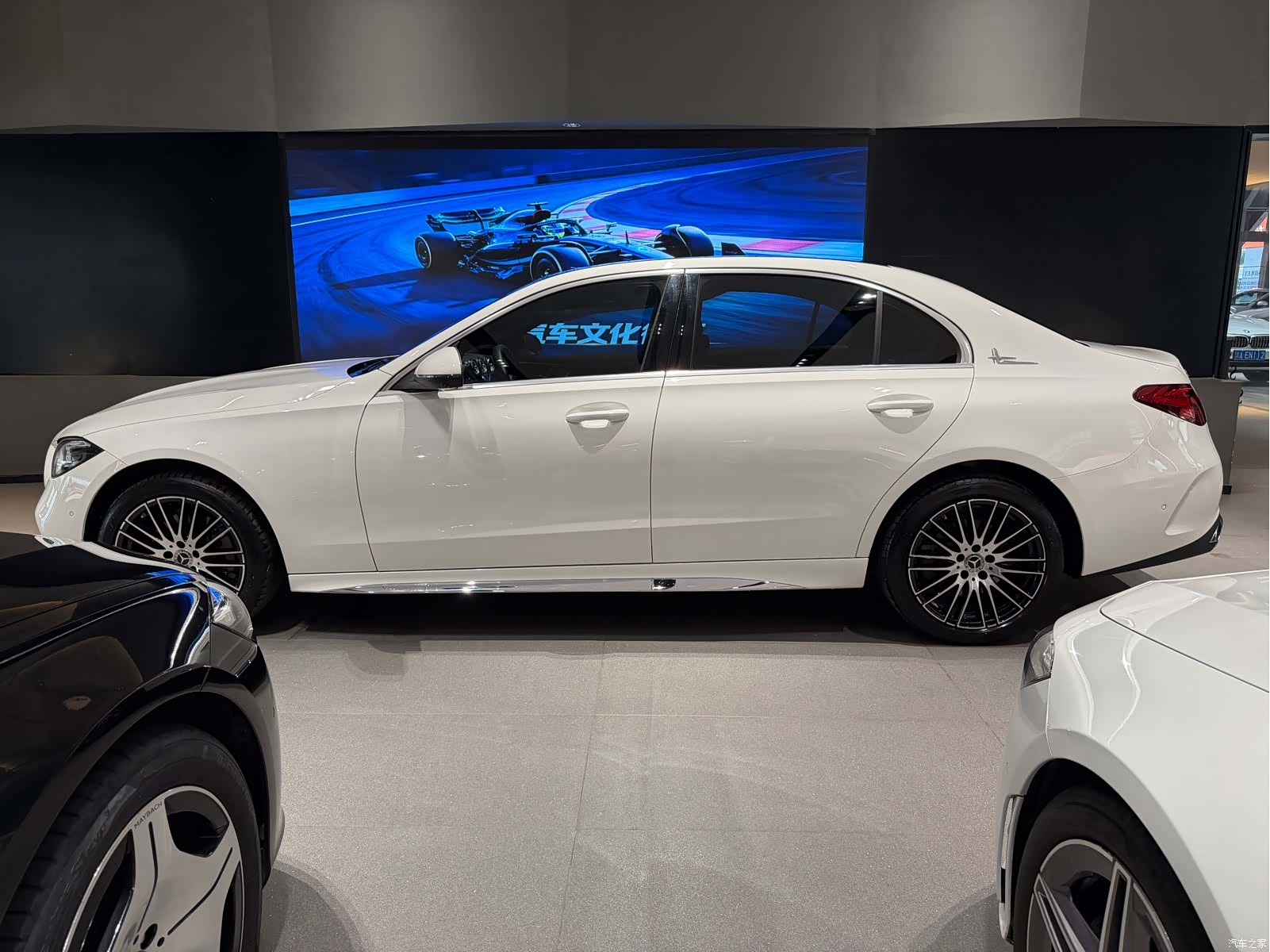 Mercedes-Benz C-Class, 2025 3