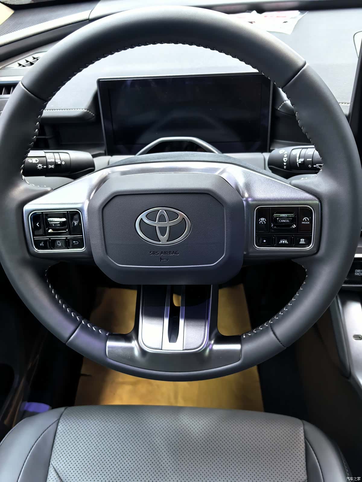 Toyota RAV4, 2026 14