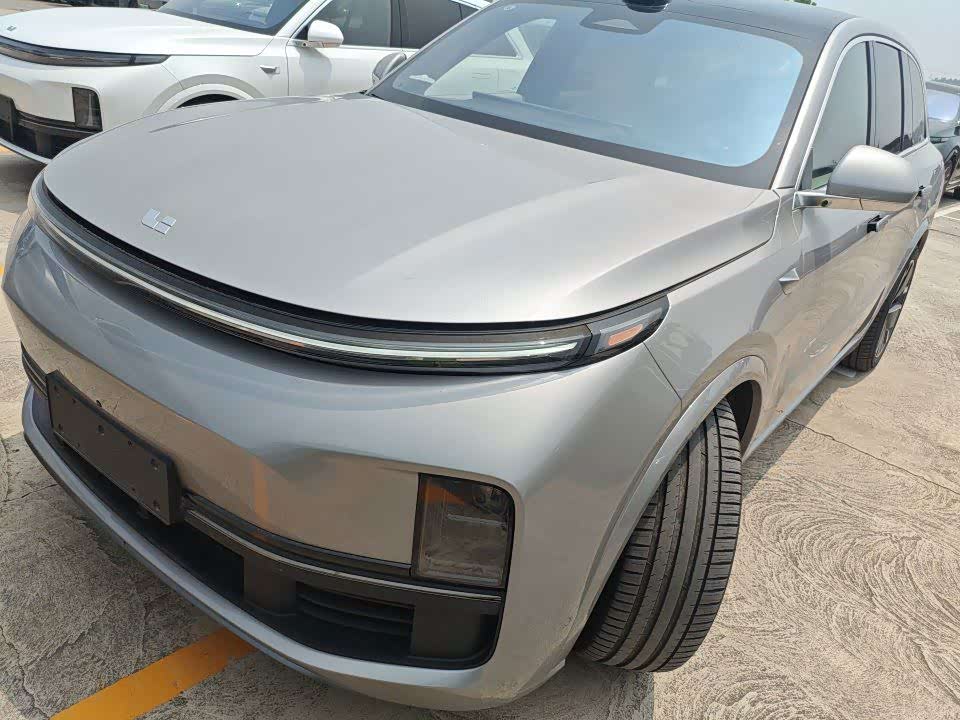 Li Auto L8
