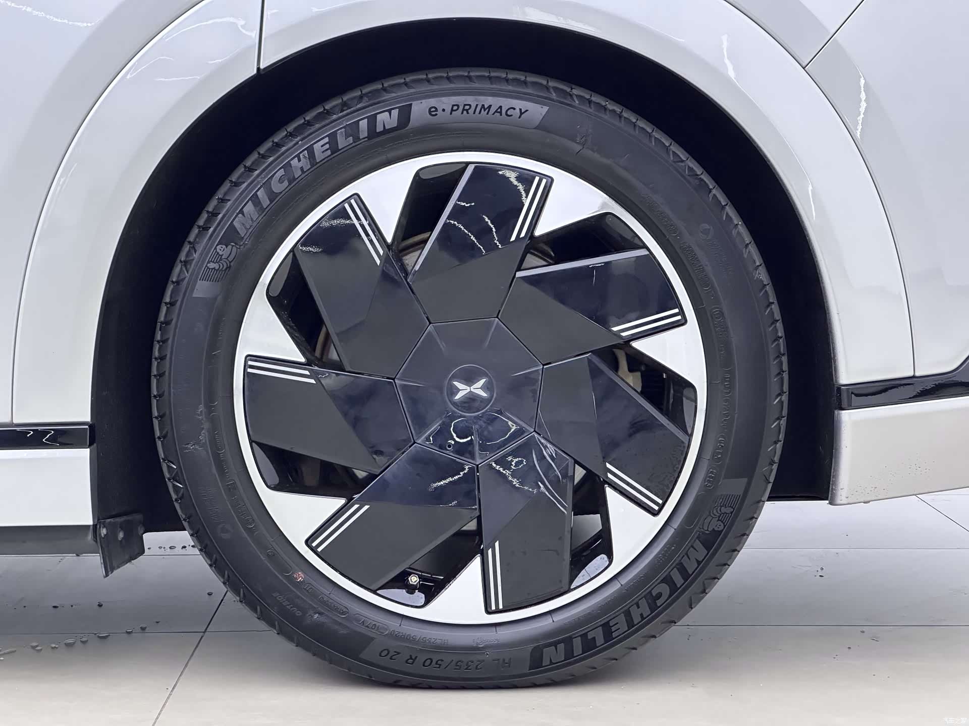 Xpeng X9, 2025 19