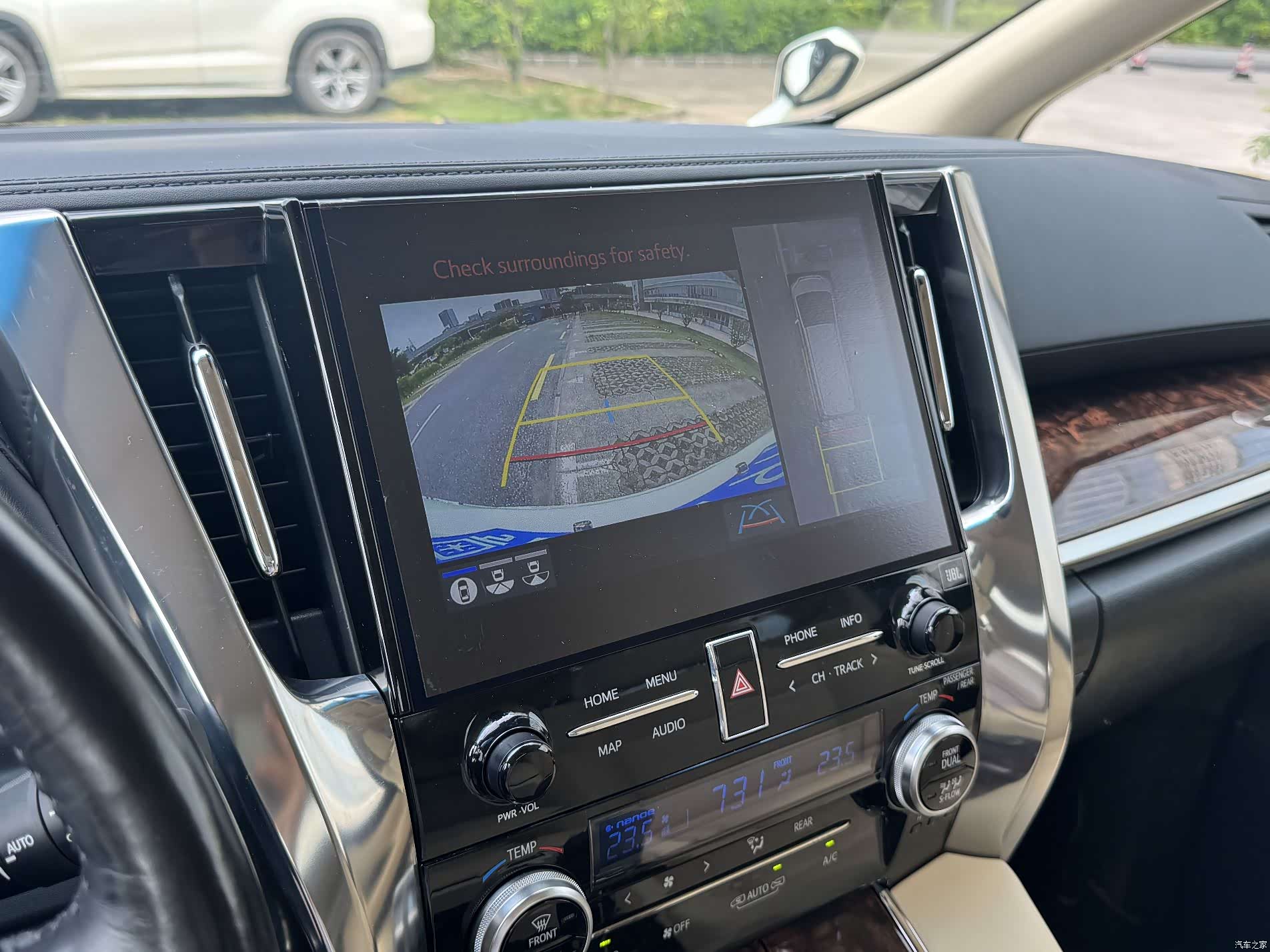 Toyota Alphard, 2020 9