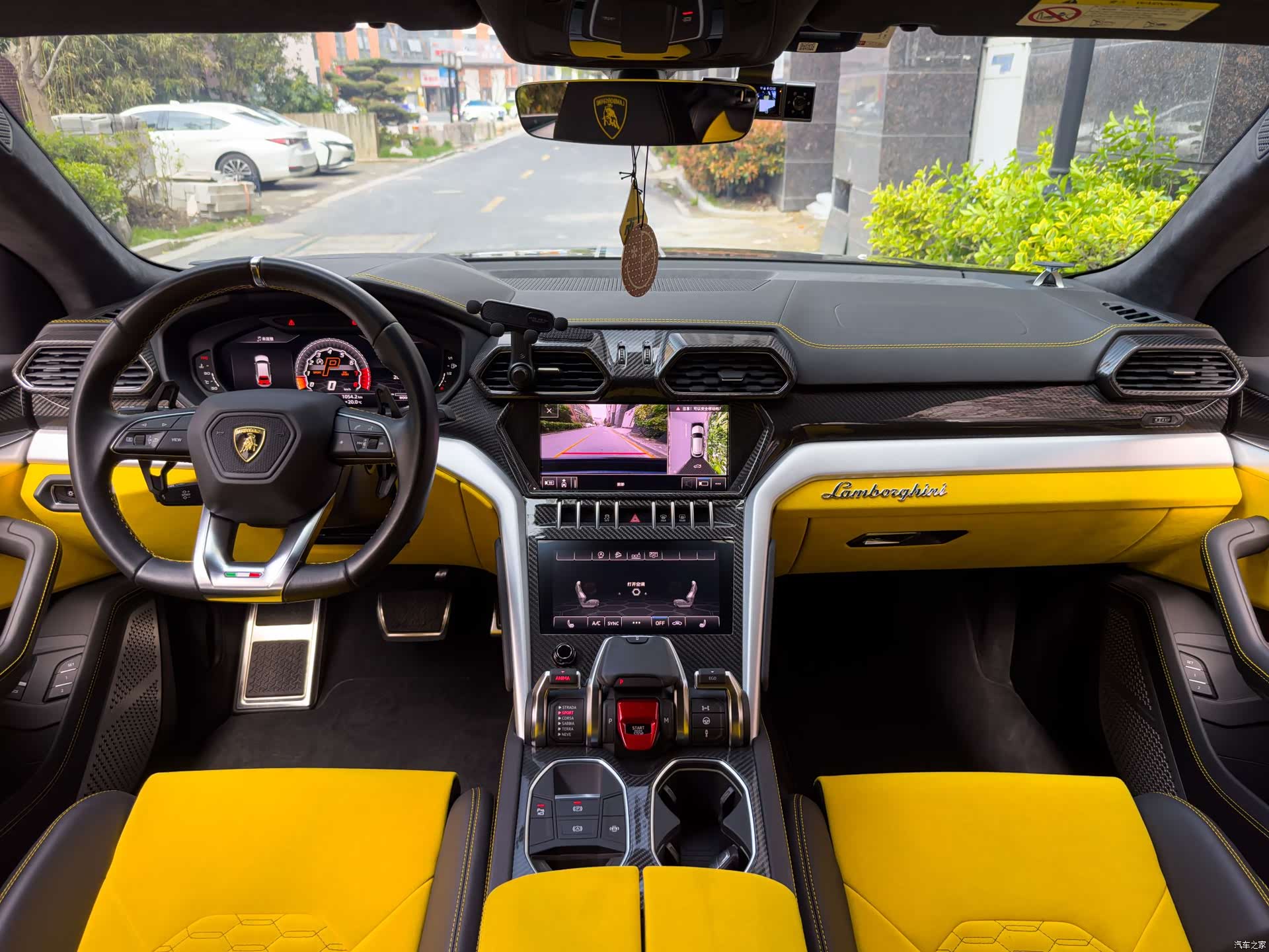 Lamborghini Urus, 2019 13