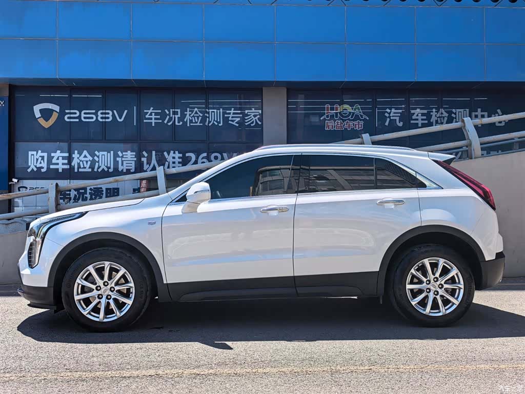 Cadillac XT4, 2022 3