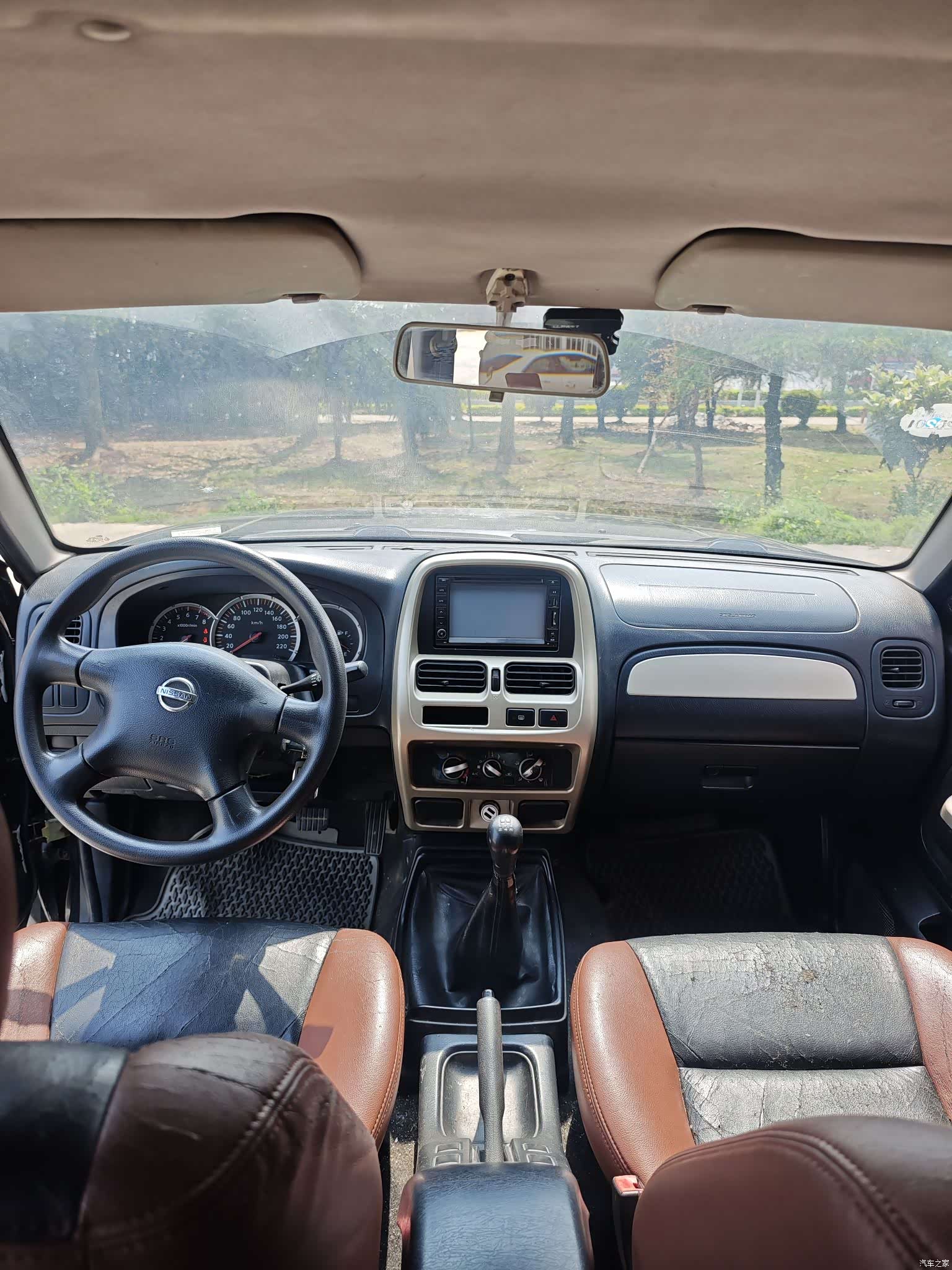 Nissan Paladin, 2010 все фото